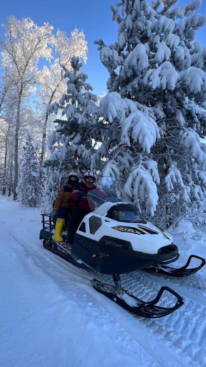 Драйвовое катание на снегоходах