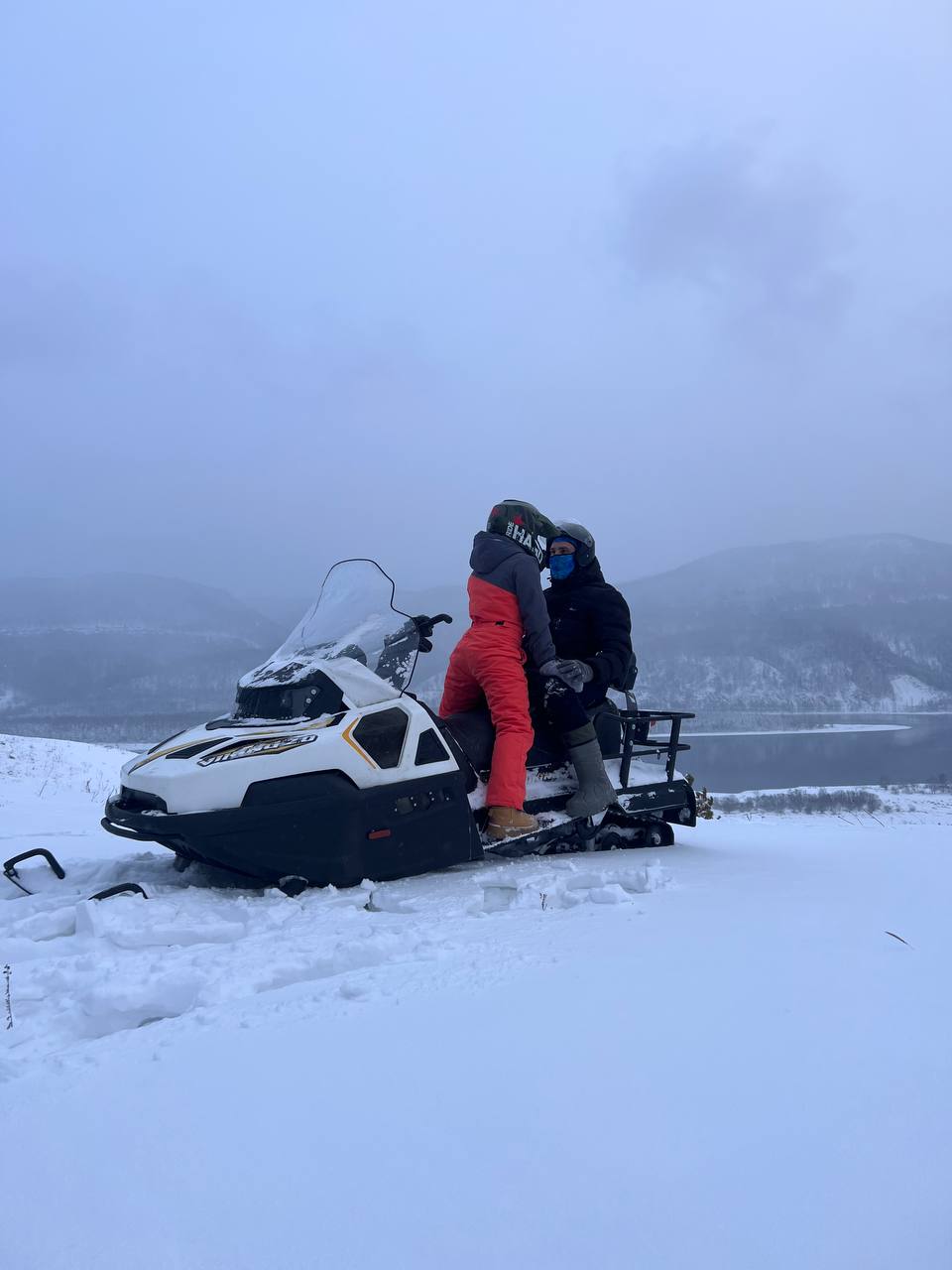 Драйвовое катание на снегоходах