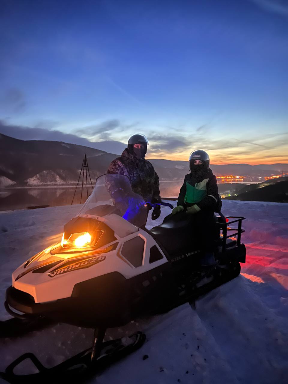 Драйвовое катание на снегоходах