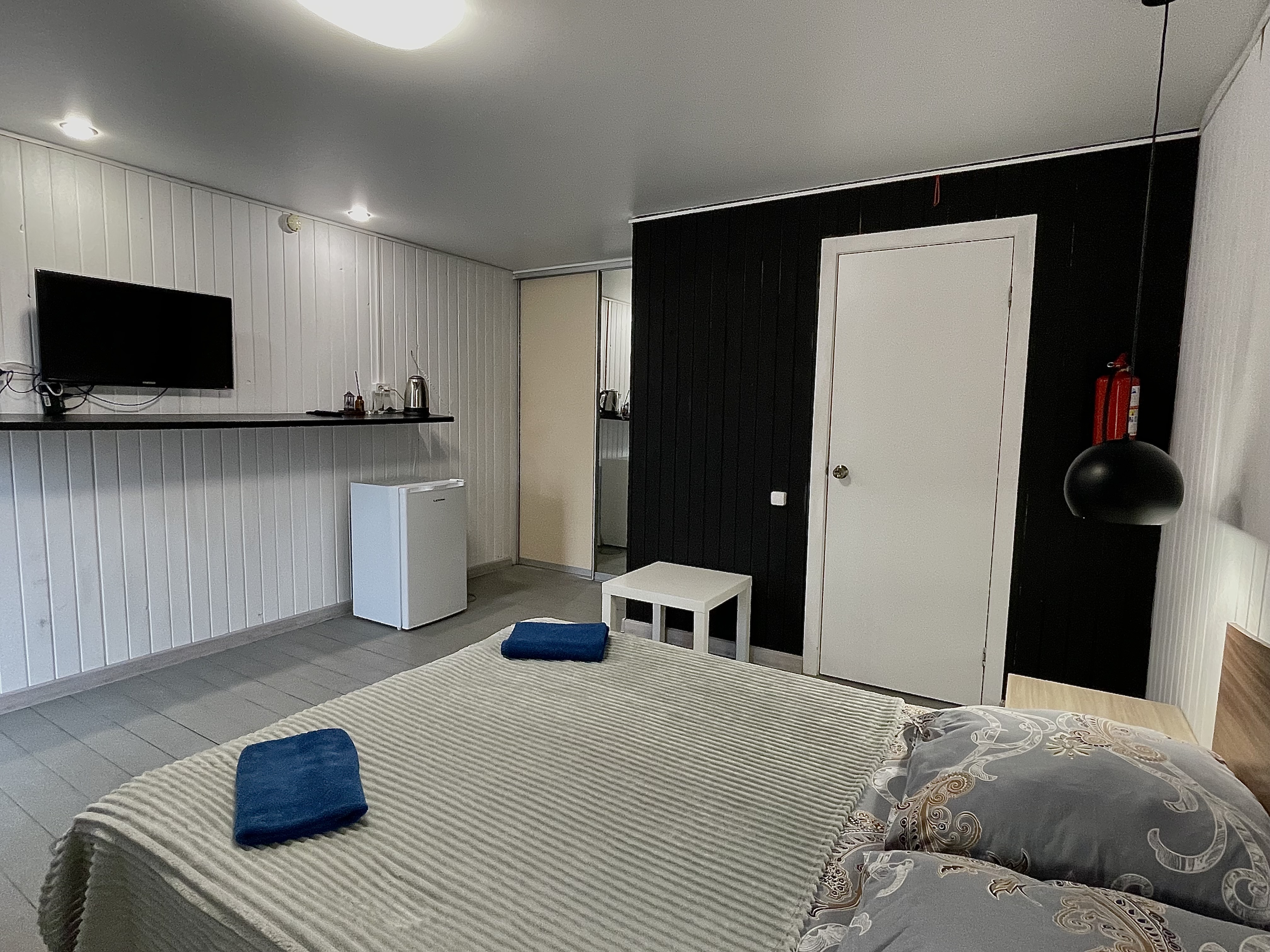 Свидание в эко-отеле на берегу озера