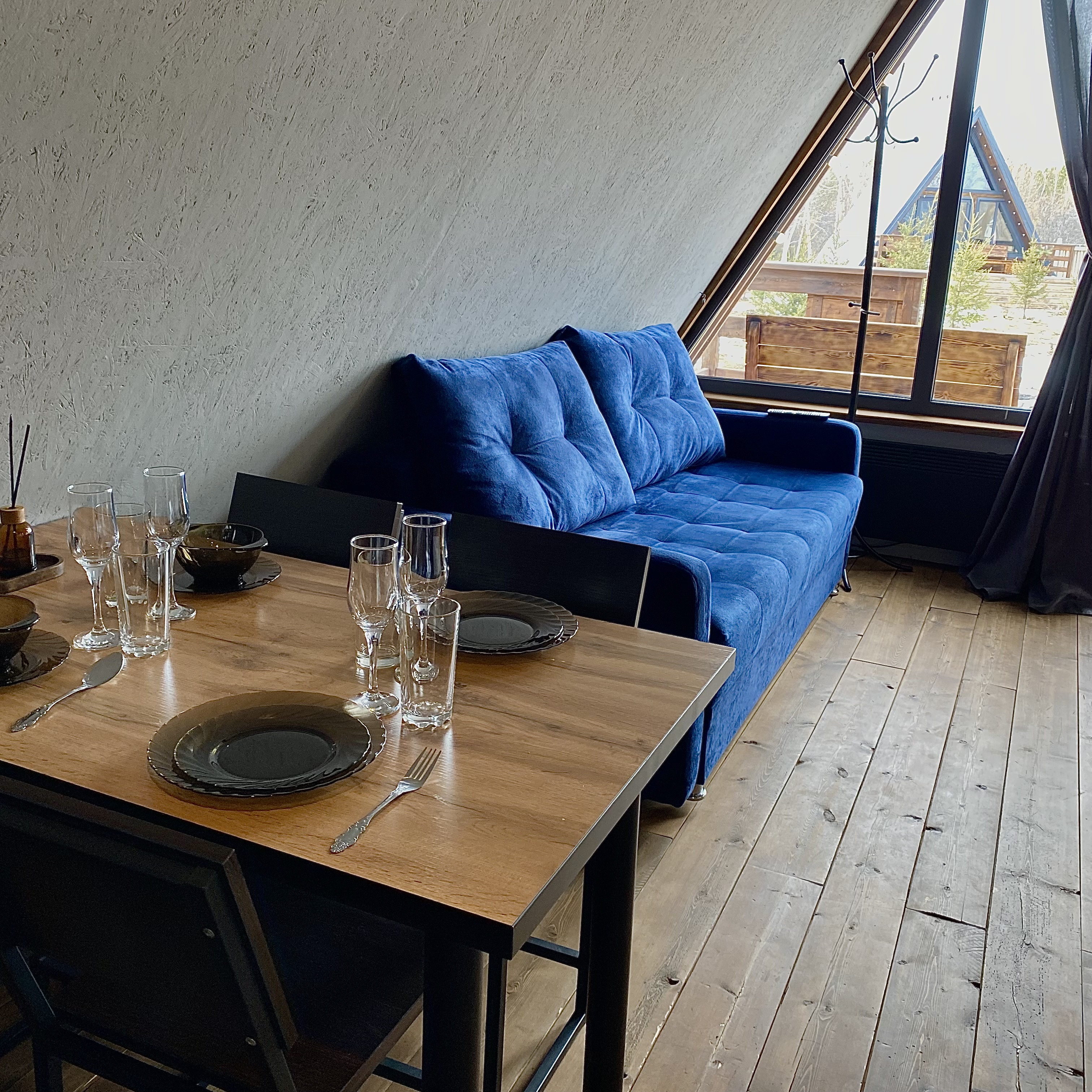 Отдых для семьи в А-фрейм домике на берегу озера