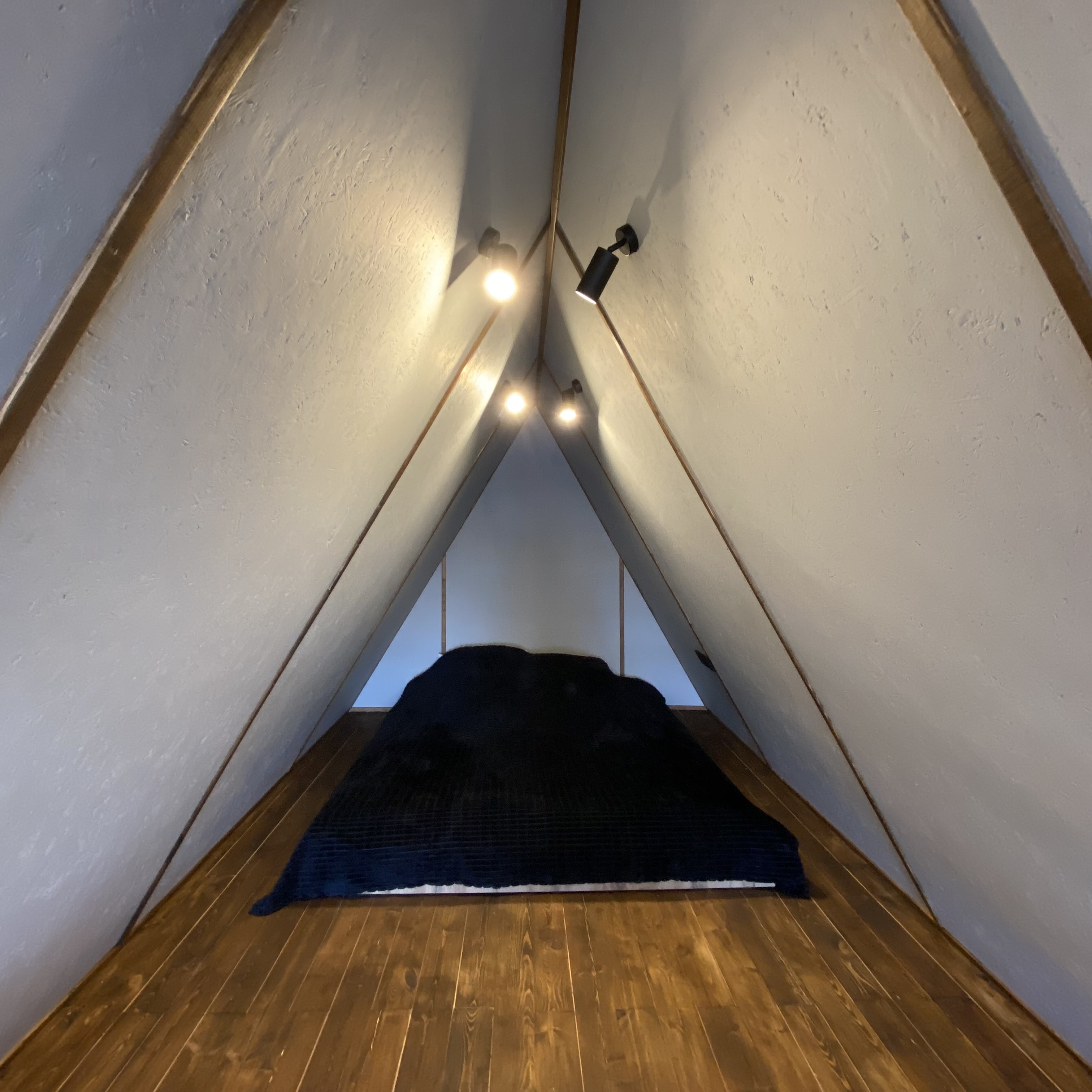 Отдых для компании в А-фрейм домике на берегу озера