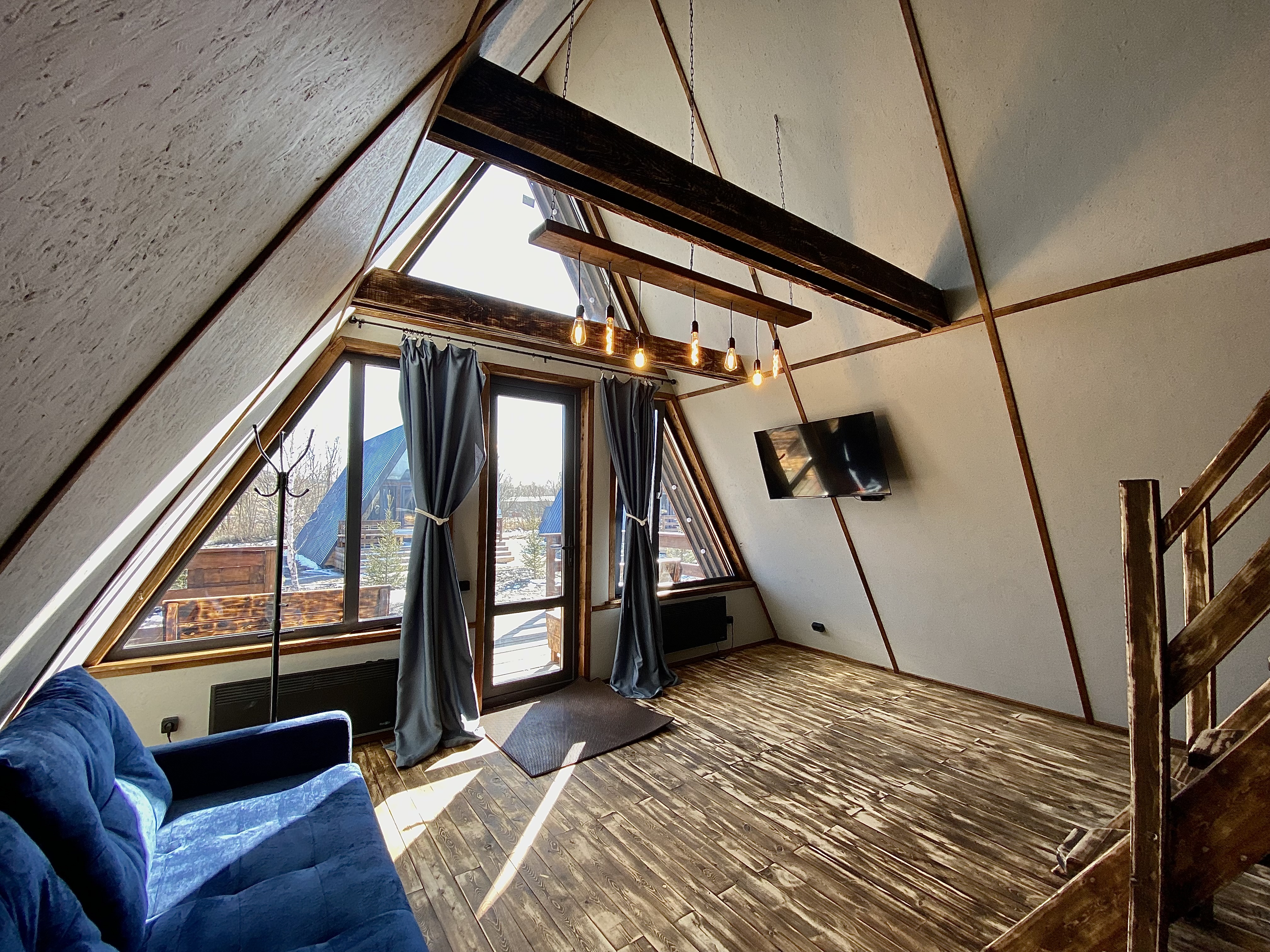 Отдых для компании в А-фрейм домике на берегу озера