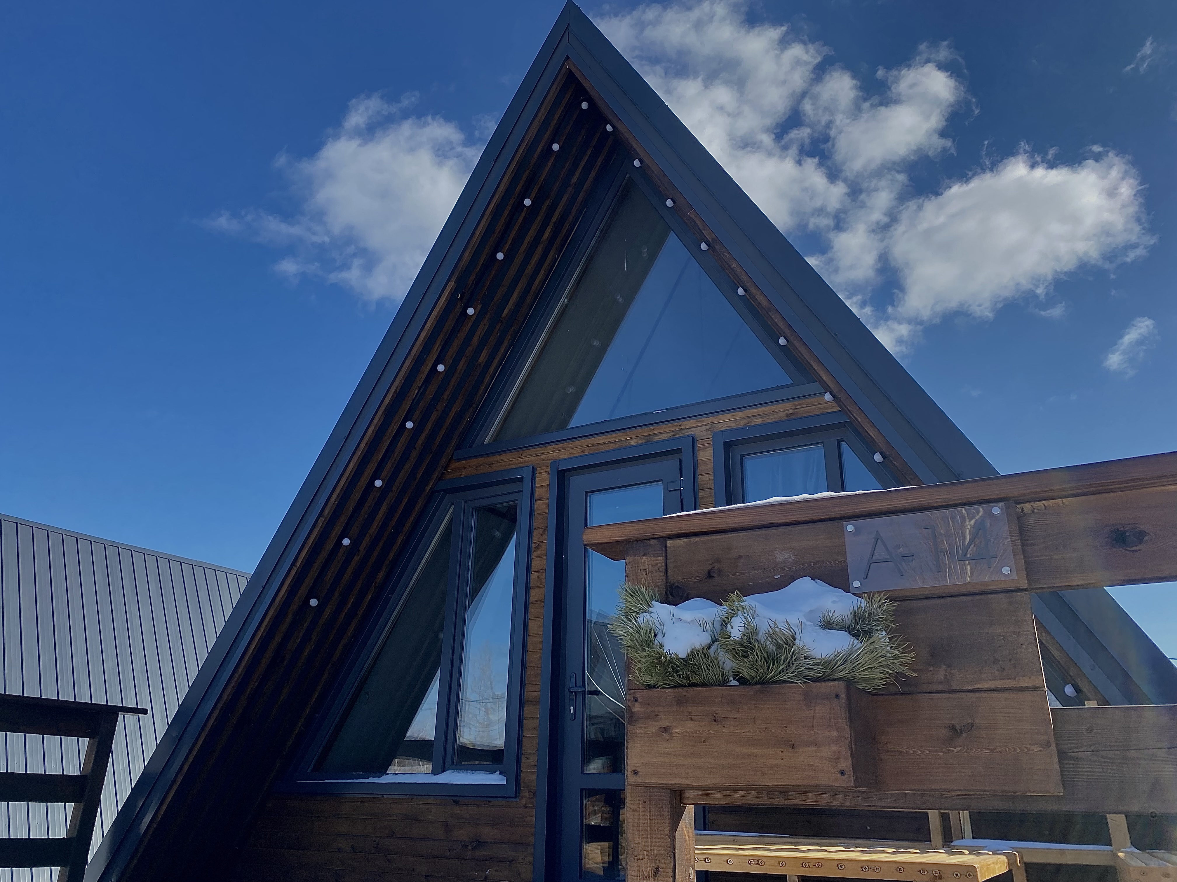 Отдых для компании в А-фрейм домике на берегу озера