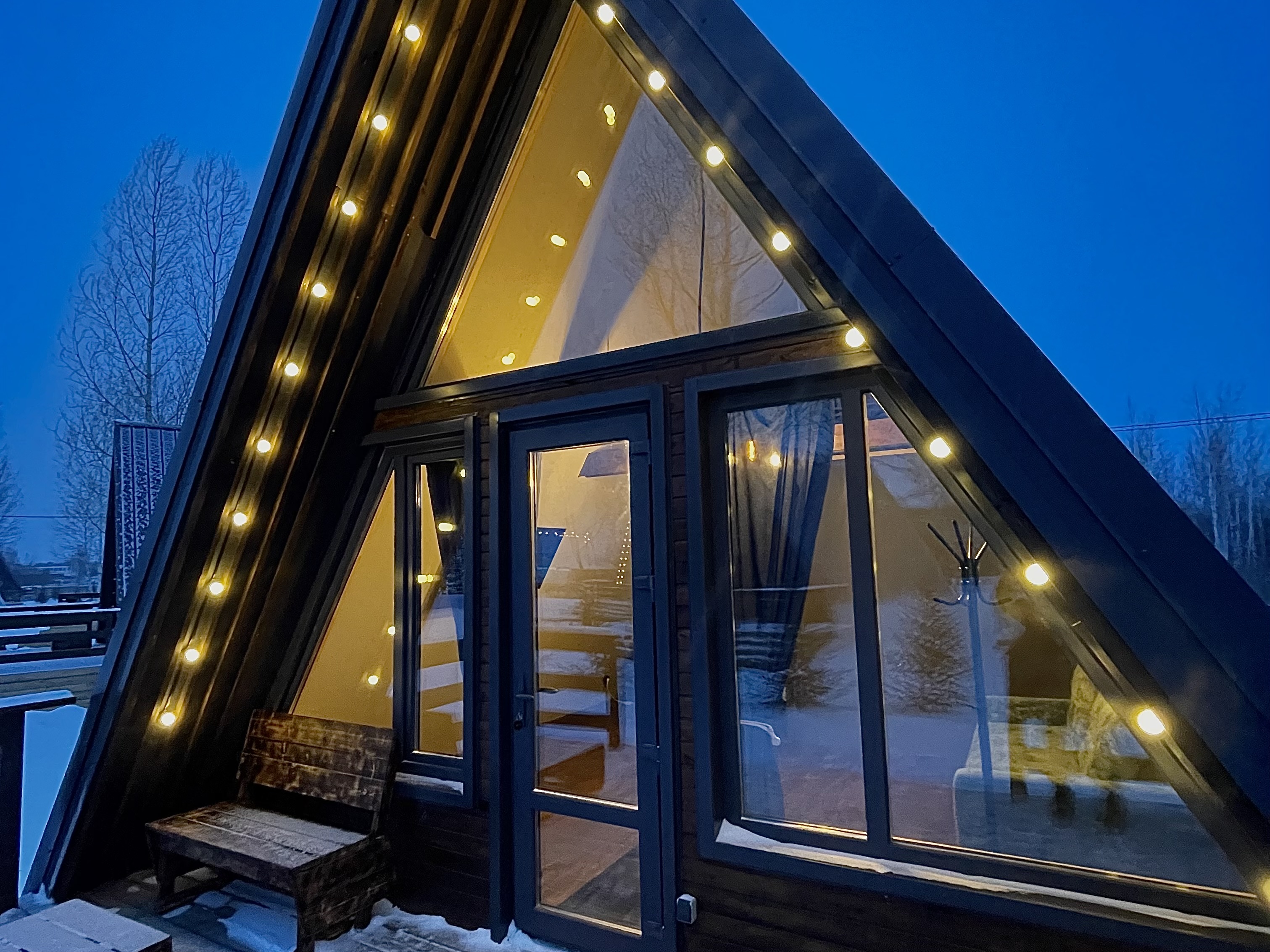 Отдых для компании в А-фрейм домике на берегу озера