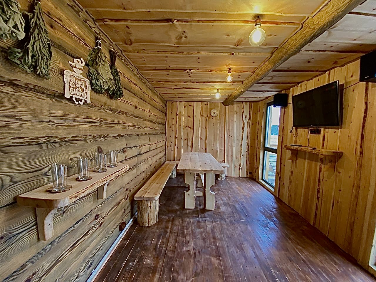 Отдых в кедровой бане для компании