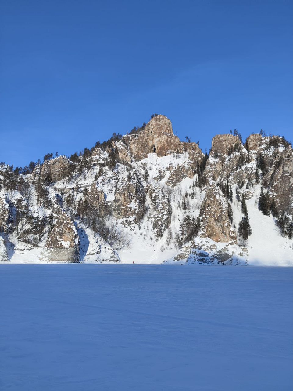 Катание на мотосноуборде по Красноярскому морю