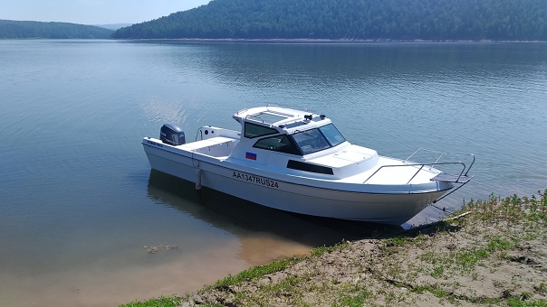 Обзорная прогулка по Енисею на катере