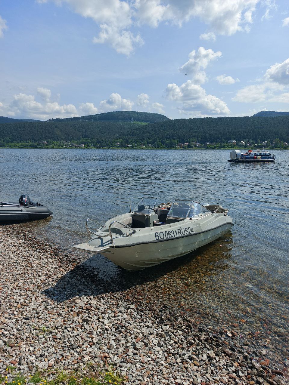 Прогулка по Красноярскому морю на катере "Бродяга"