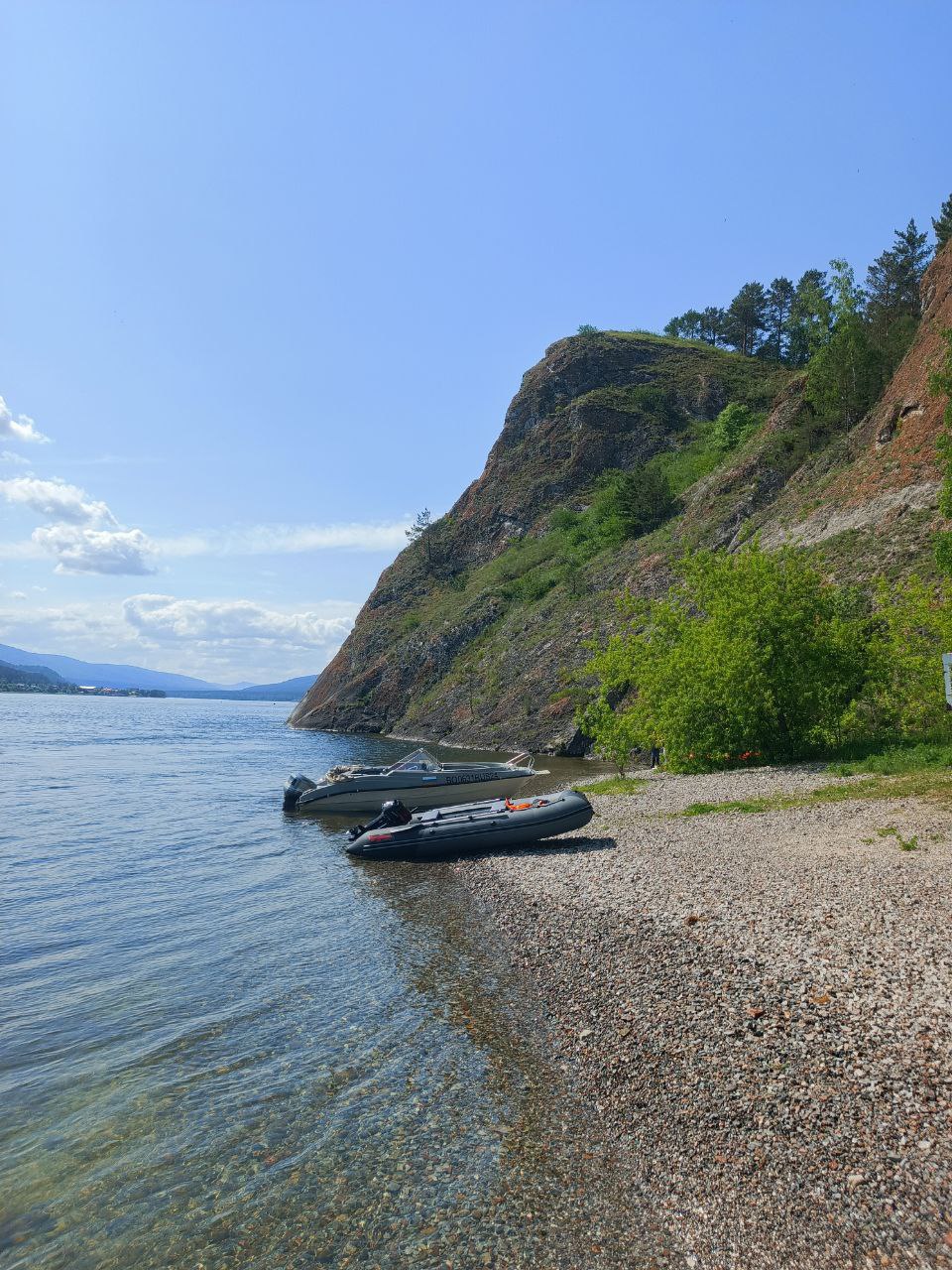 Прогулка по Красноярскому морю на катере "Бродяга"