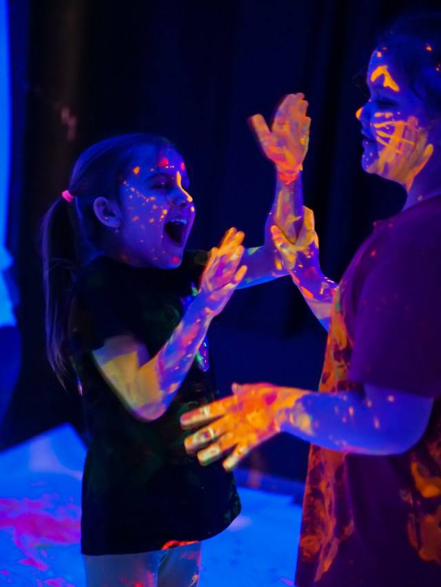 Красочный день рождения для детей