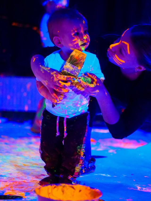 Красочный день рождения для детей