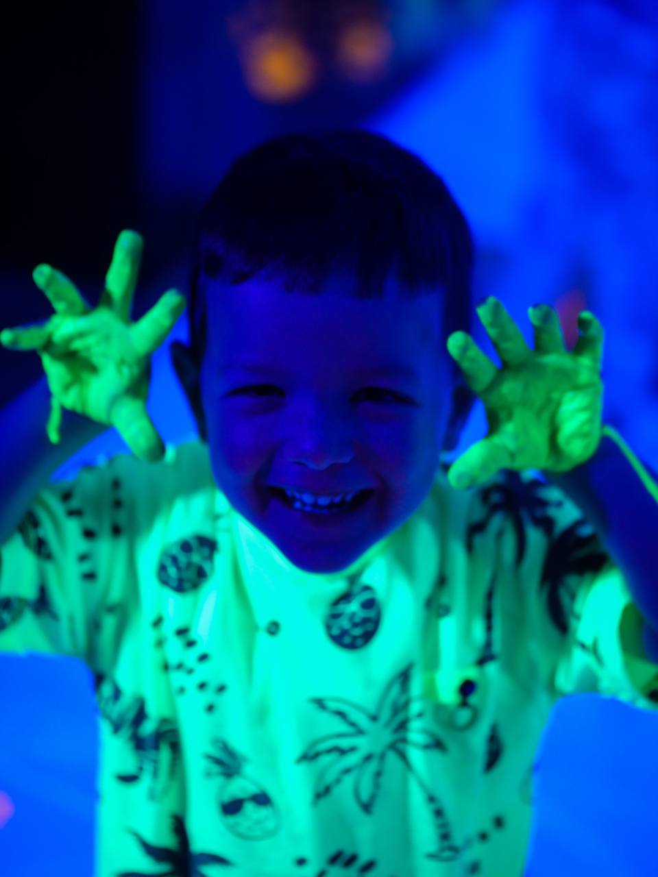 Красочный день рождения для детей