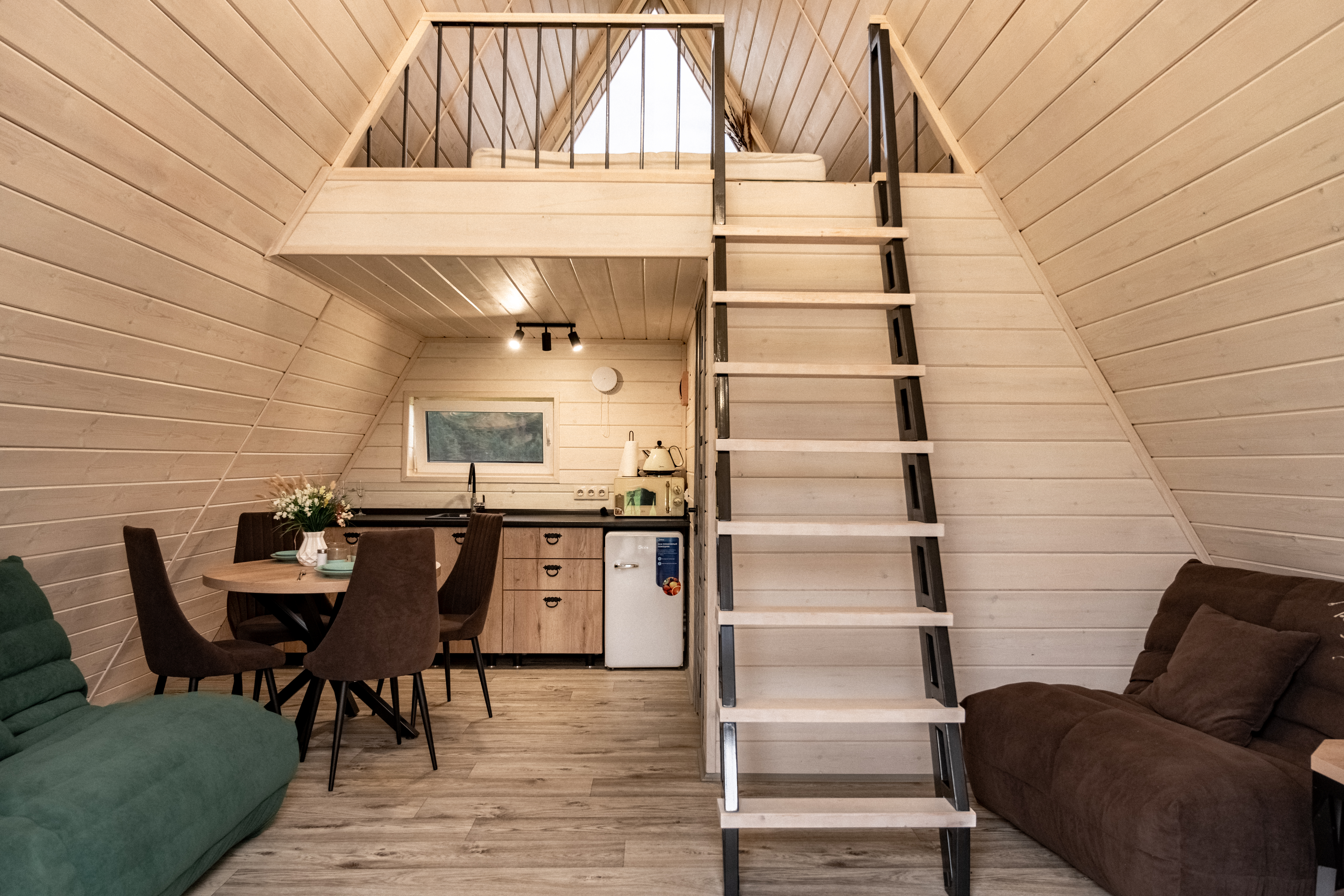 Отдых в А-фрейм домике на территории Ранчо