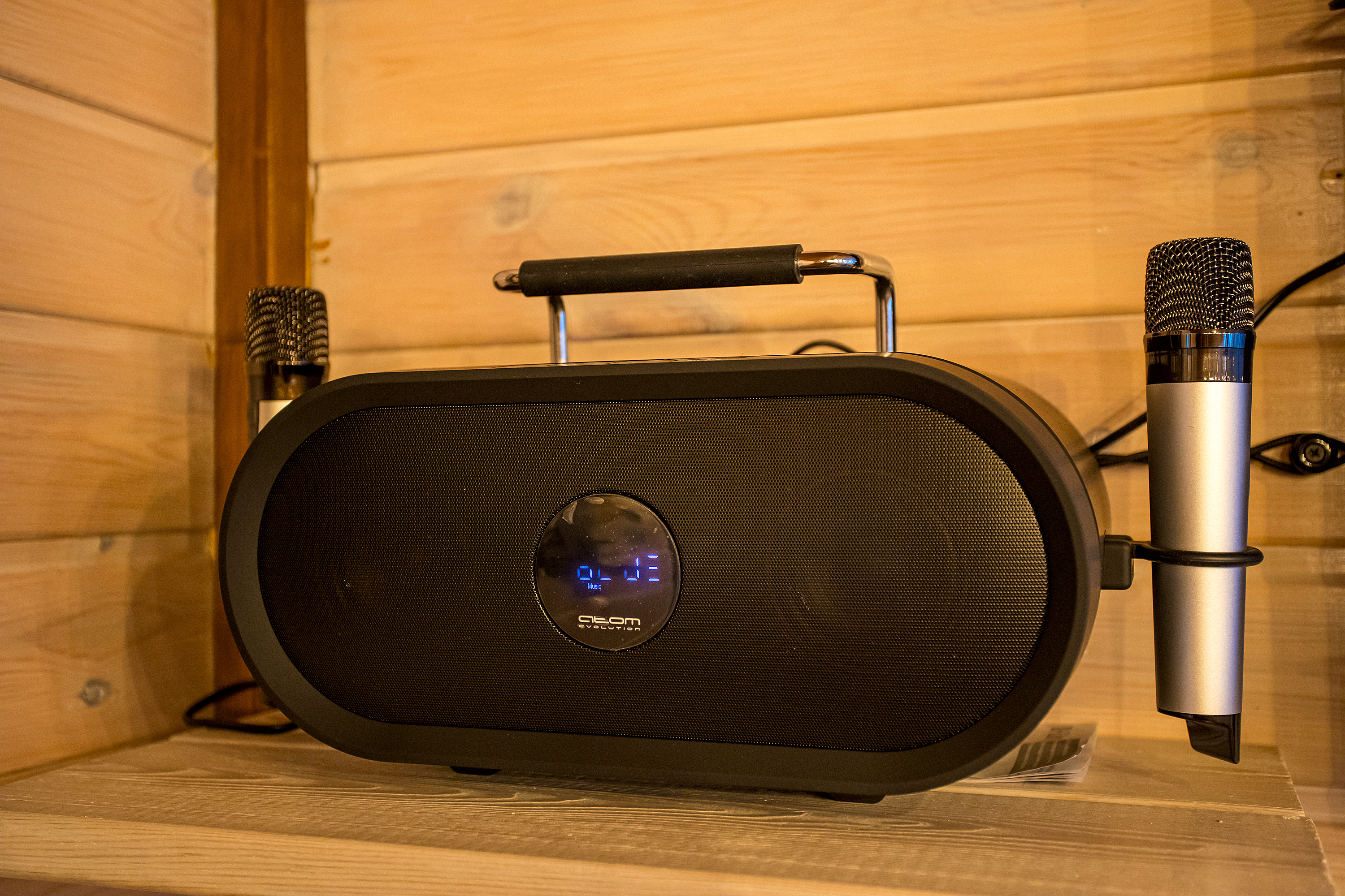 Отдых для компании в большой теплой беседке