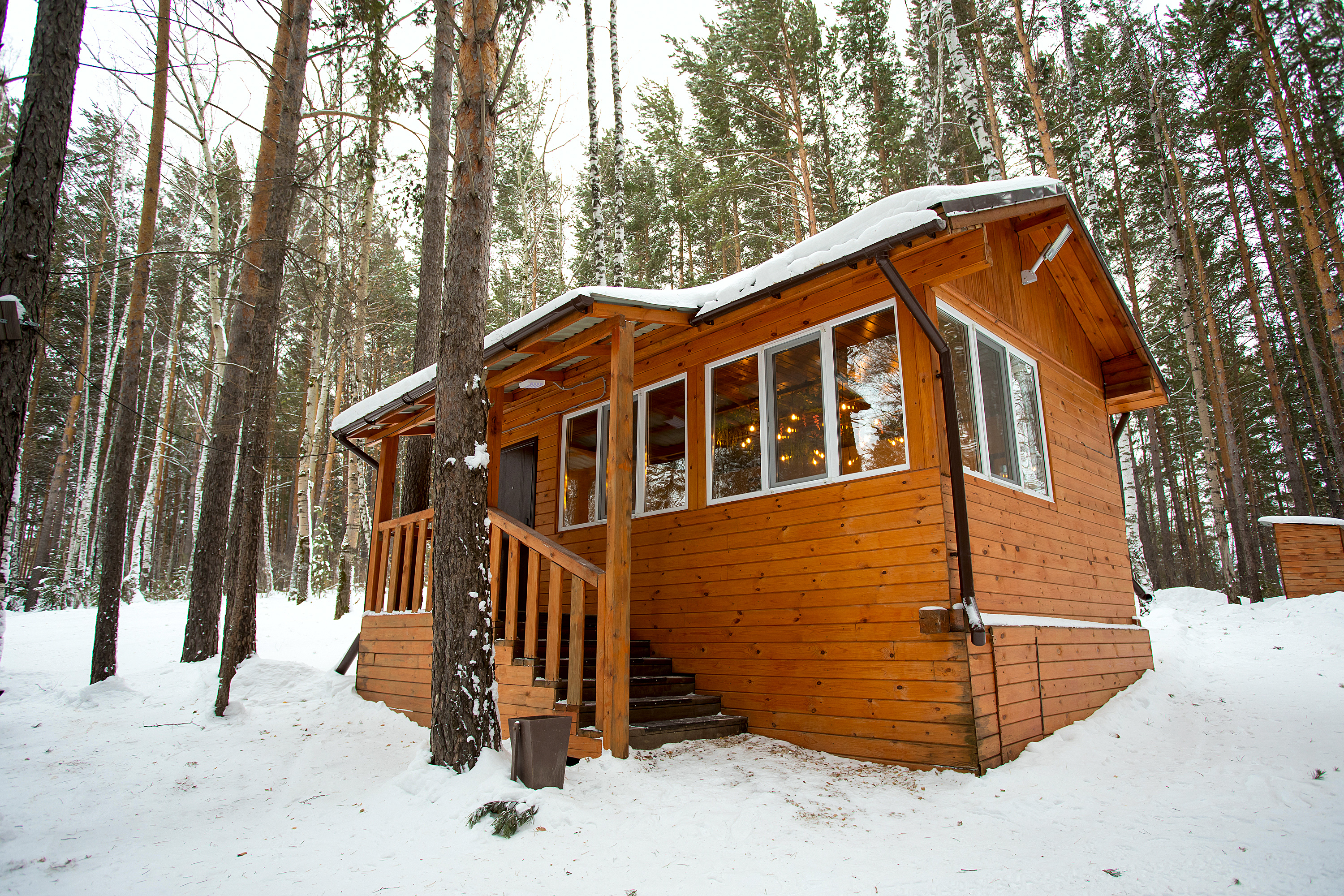 Отдых для компании в малой теплой беседке