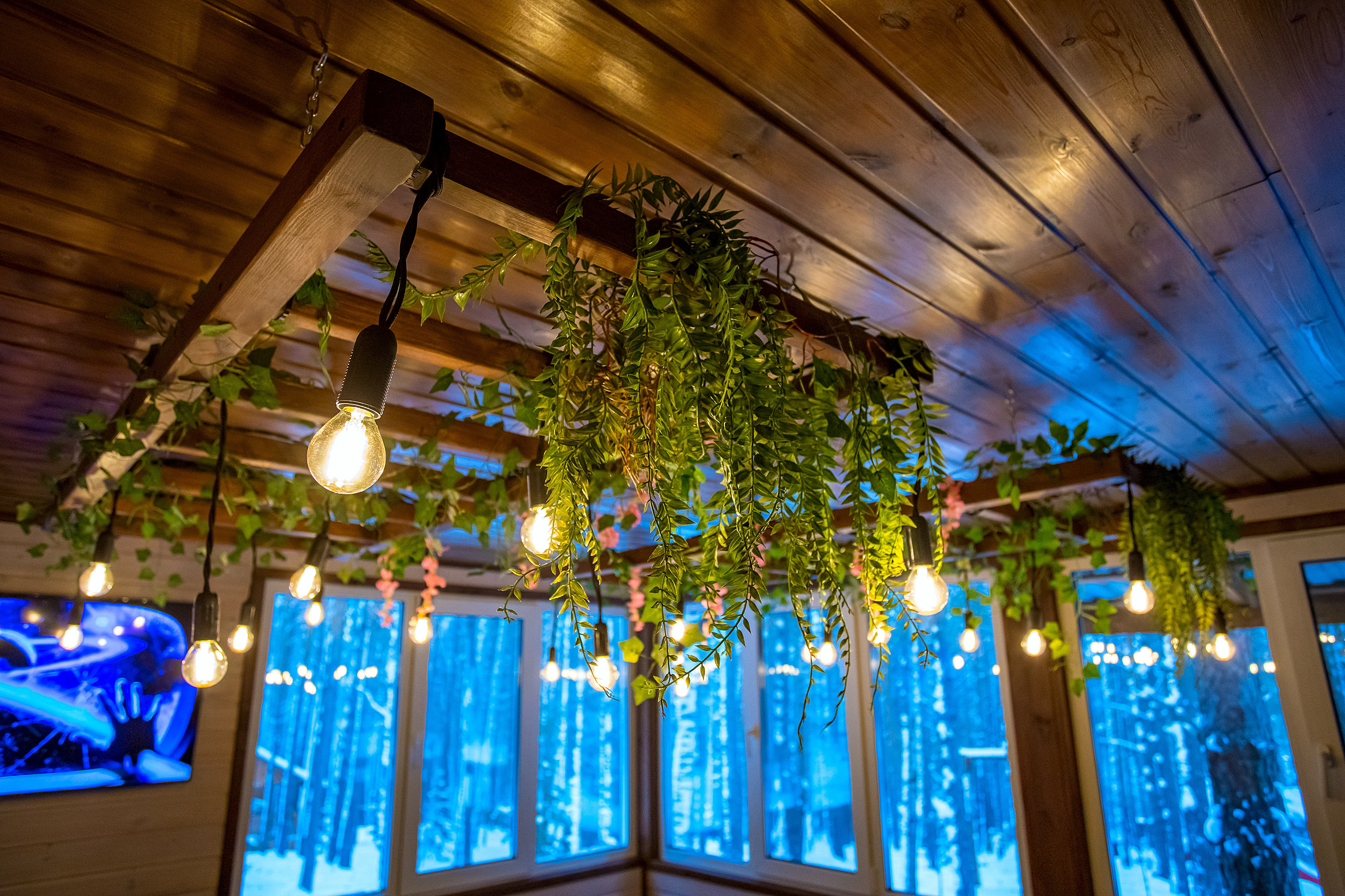 Отдых для компании в малой теплой беседке