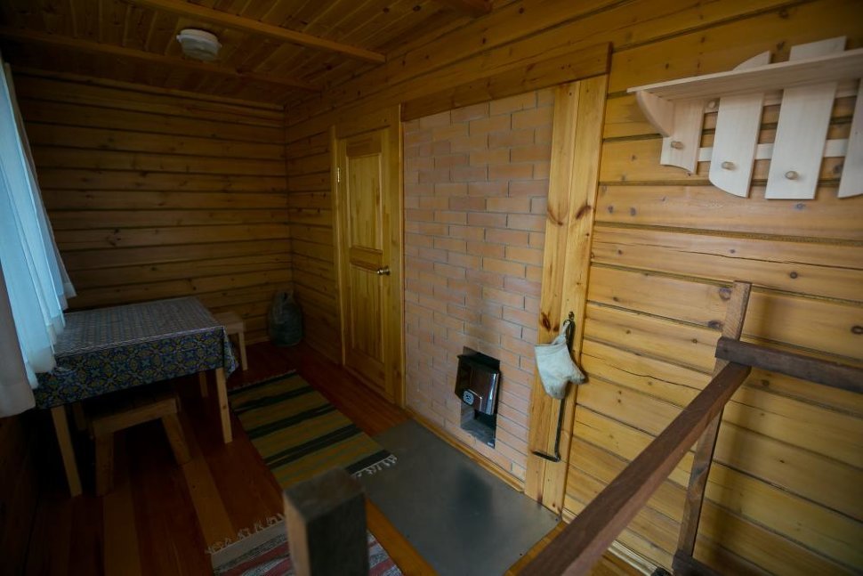 Отдых в бане для компании на ферме