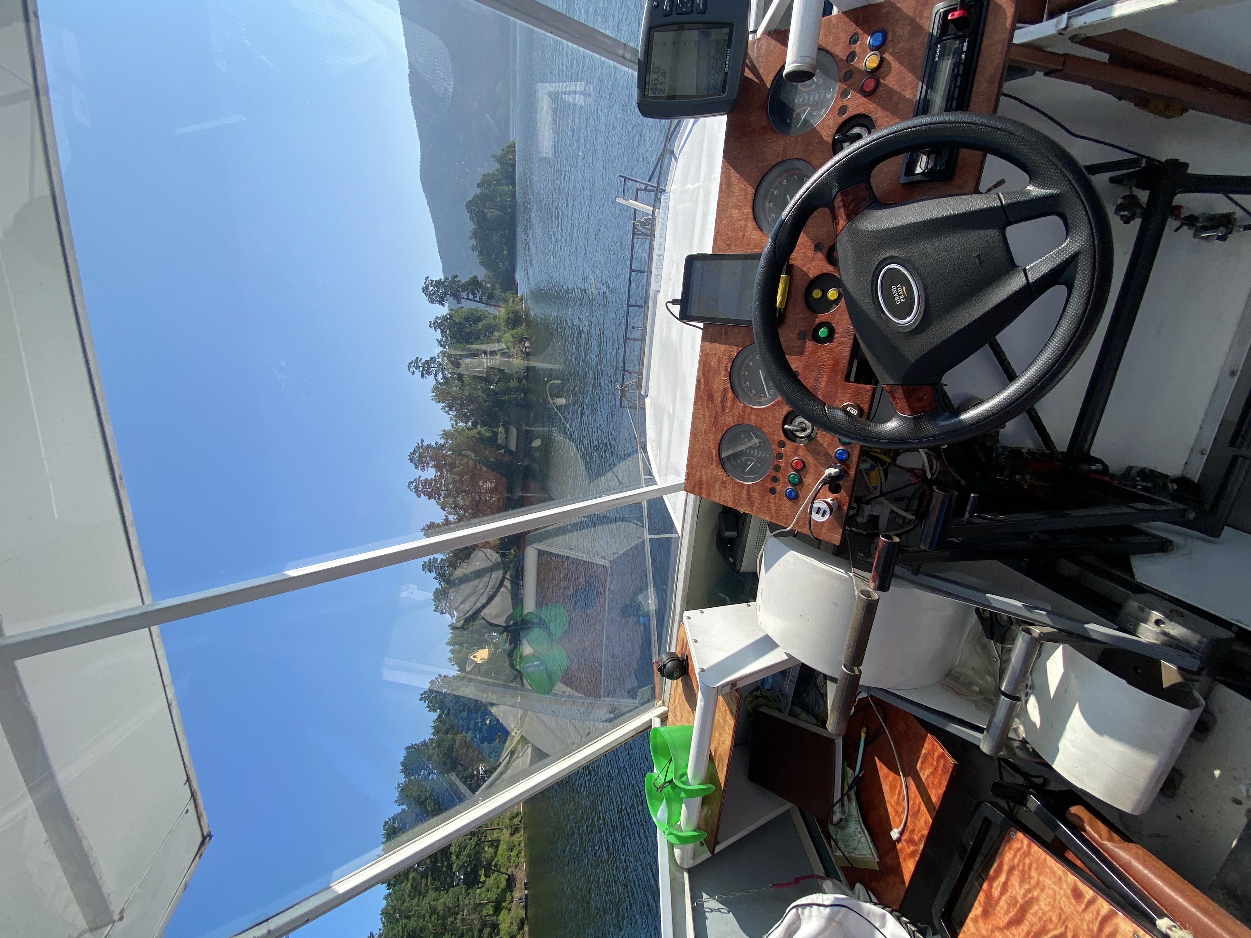 Отдых на двухэтажном судне по Красноярскому морю