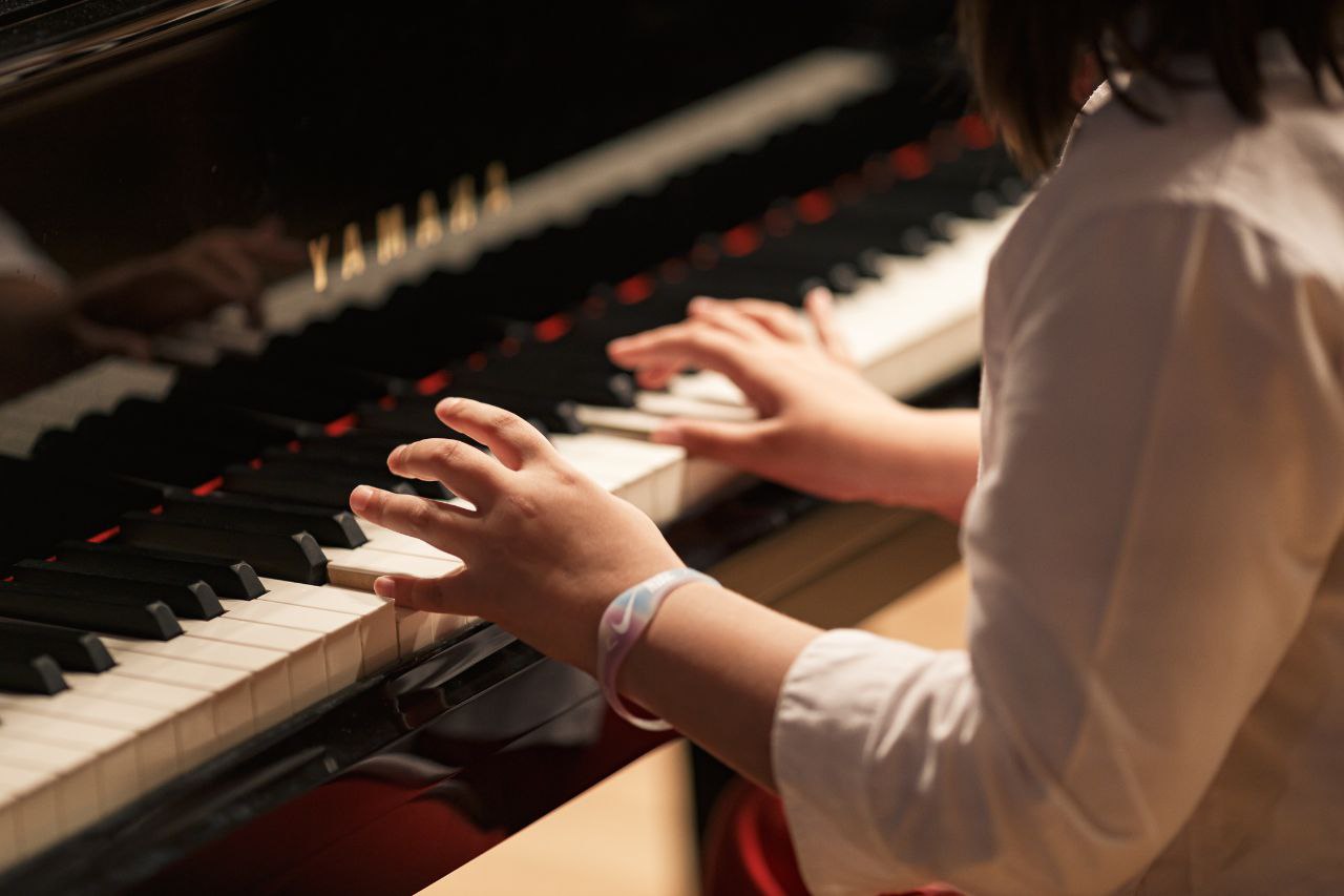 Индивидуальное занятие по игре на фортепиано