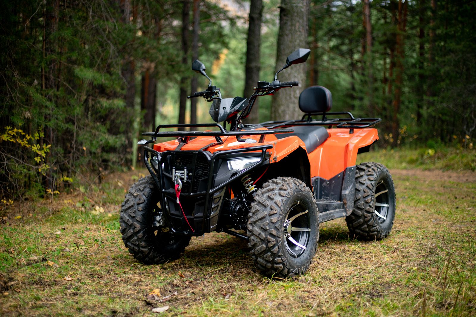 Катание на квадроциклах по скале "Чертов палец"