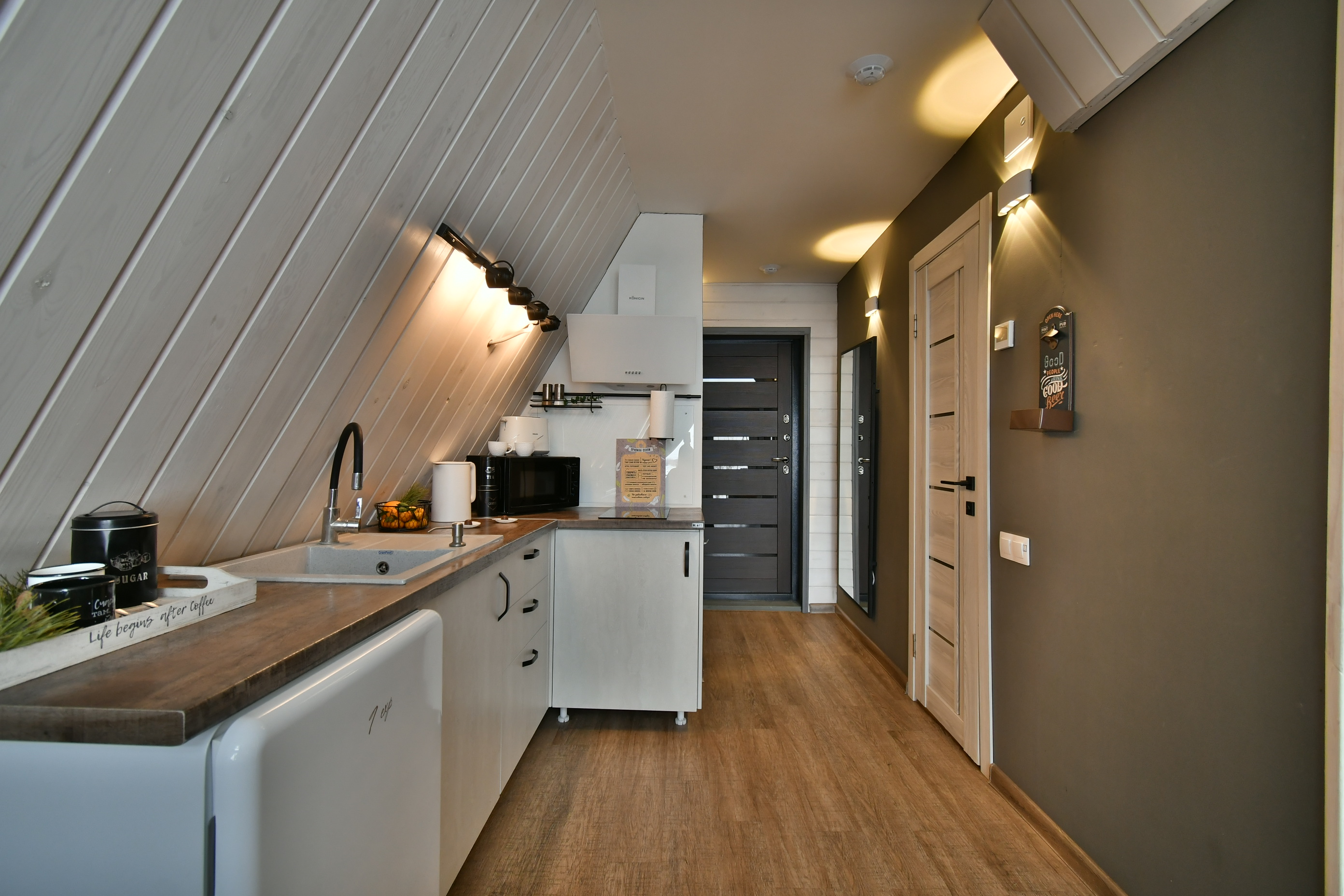 Отдых в А-фрейм домике у пруда