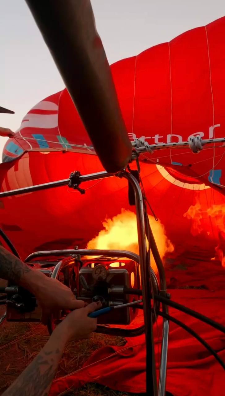 Романтическая фотосессия для двоих с воздушным шаром