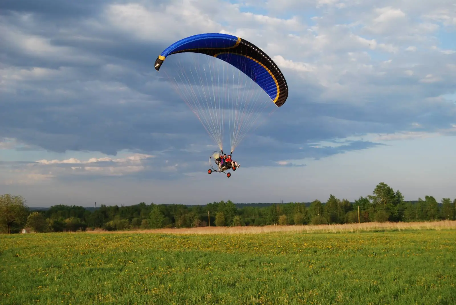 Синхронный полет на мотопараплане для двоих